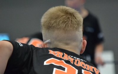 Keď syn trénera odmietne ísť skratkami. Cesta Olivera z Hurikánu do Bulldogs Brno.